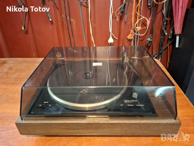 Продава се грамофон Garrard. 