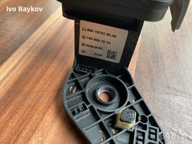 Бутони за волан MERCEDES-BENZ A (W169),  1698207310, , снимка 2 - Части - 51708139