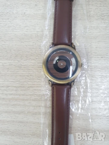 Дизайнерски часовник с въртящи дискове (нов) 