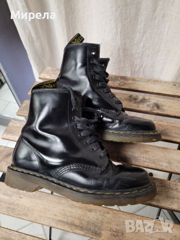 Dr Martens черни кубинки 8 дупки- 40 номер, снимка 6 - Дамски боти - 39600149