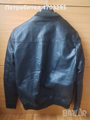 Детско кожено яке на TRN, снимка 3 - Детски якета и елеци - 53033919