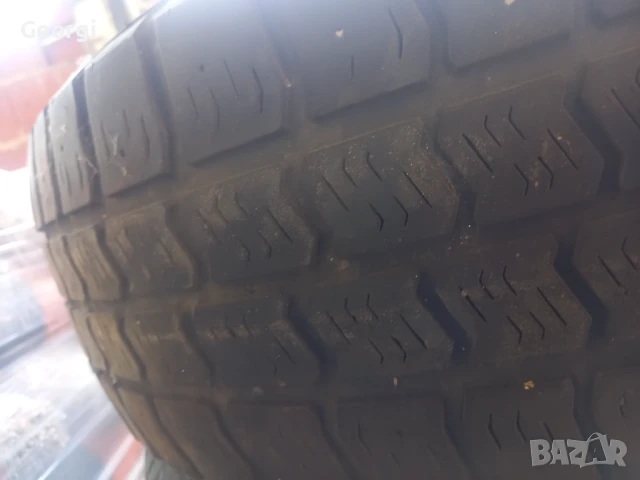 Гума еденичка за Бус 225/70/15 много запазена , снимка 4 - Гуми и джанти - 50578428