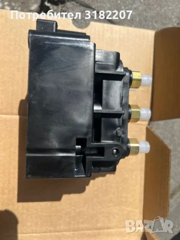 Клапанен блок въздушно окачване Audi Q7 VW Touareg Porsche Cayenne 7L0698014, снимка 4 - Части - 56001716