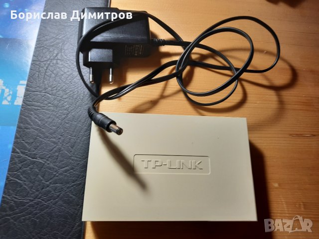 Продавам суич TP-Link TL-SF1008D , снимка 1 - Суичове - 30639615