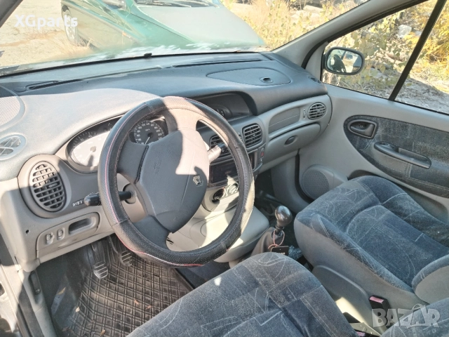 Renault Megane Scenic 1.6i 16V 107к.с. 2000г. На части, снимка 3 - Автомобили и джипове - 52270920