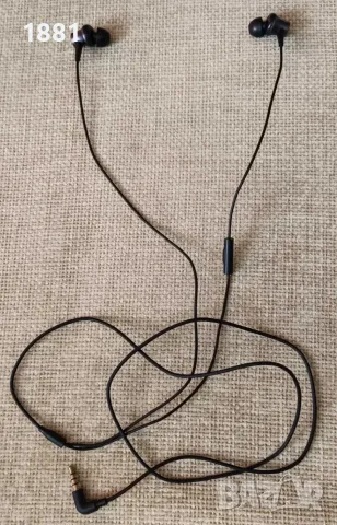 Стерео слушалки XIAOMI Mi Earphones с чист звук и ударен бас.