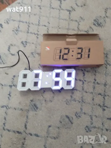 настолен часовник с аларма и термометър