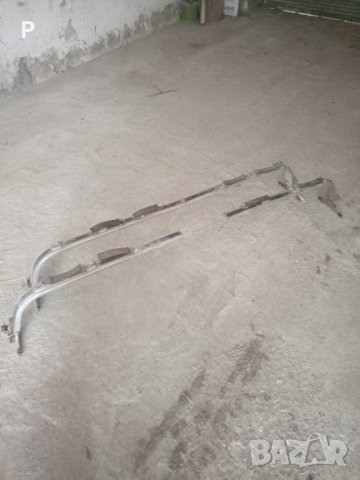 Стар модел багажник за ски. Алуминиев , много лек и здрав, снимка 1