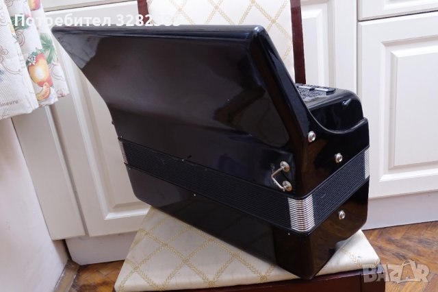 Акордеон Велтмайстер Метеор 120 баса, снимка 8 - Акордеони - 36650092