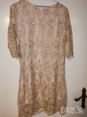 РАЗКОШНА златиста   рокля  просто бродериите  са от  златиста  сърма, свети на   живо, снимка 1