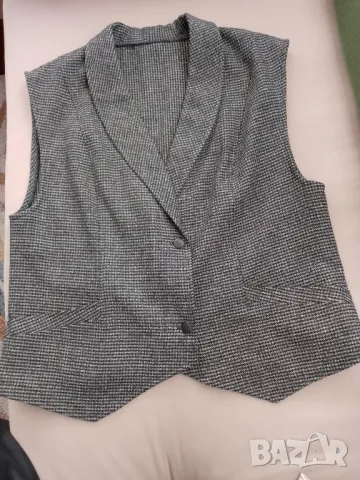 Дамска жилетка без ръкави от плат