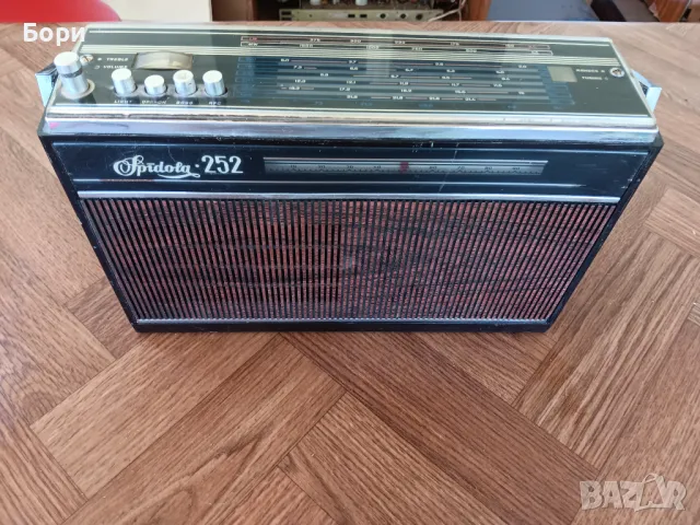 VEF Spidola 252 радио