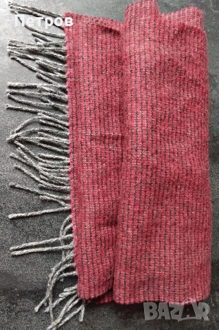 Вълнен шал, Emilio Adani , снимка 2 - Шалове - 53915398