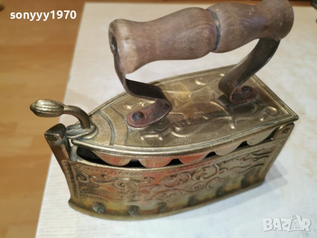 медна ютия-антика 2601261627, снимка 3 - Антикварни и старинни предмети - 53233200