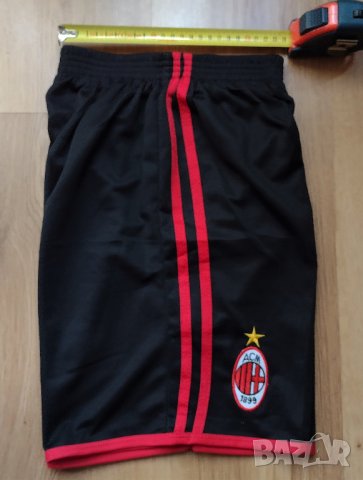 AC Milan / детски футболни шорти на Милан , снимка 5 - Детски къси панталони - 38129562