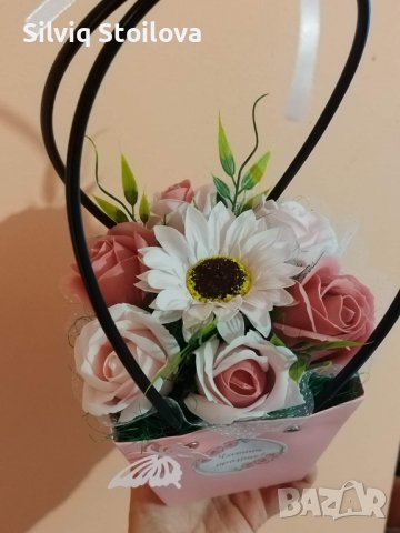 Кошница със сапунени цветя, снимка 4 - Подаръци за жени - 38334062