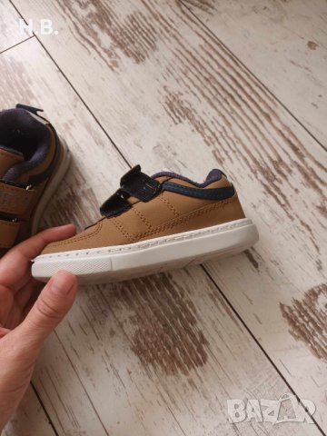 Детски маратонки LC WAIKIKI, снимка 4 - Детски маратонки - 42792744