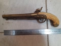 Красив капсулен пистолет,пищов със стойка, снимка 6