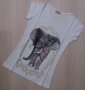 Бяла памучна тениска с пъстра релефна щампа индийски слон