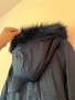 Дълго черно яке с пух отвътре и косъм на качулката с джобове 36 размер на марката Mohito 🖤, снимка 11