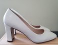 Дамски обувки в бял цвят, снимка 1
