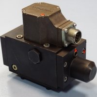Серво клапан Rexroth 4WSE2ED10-51/60B9T315K31EV directional servo valve, снимка 6 - Резервни части за машини - 38005237
