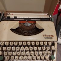 Колекционерски пишещи машини, снимка 4 - Колекции - 31483381