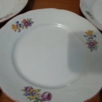 Стар български порцелан чинии плитки за основно , снимка 5 - Антикварни и старинни предмети - 37693515