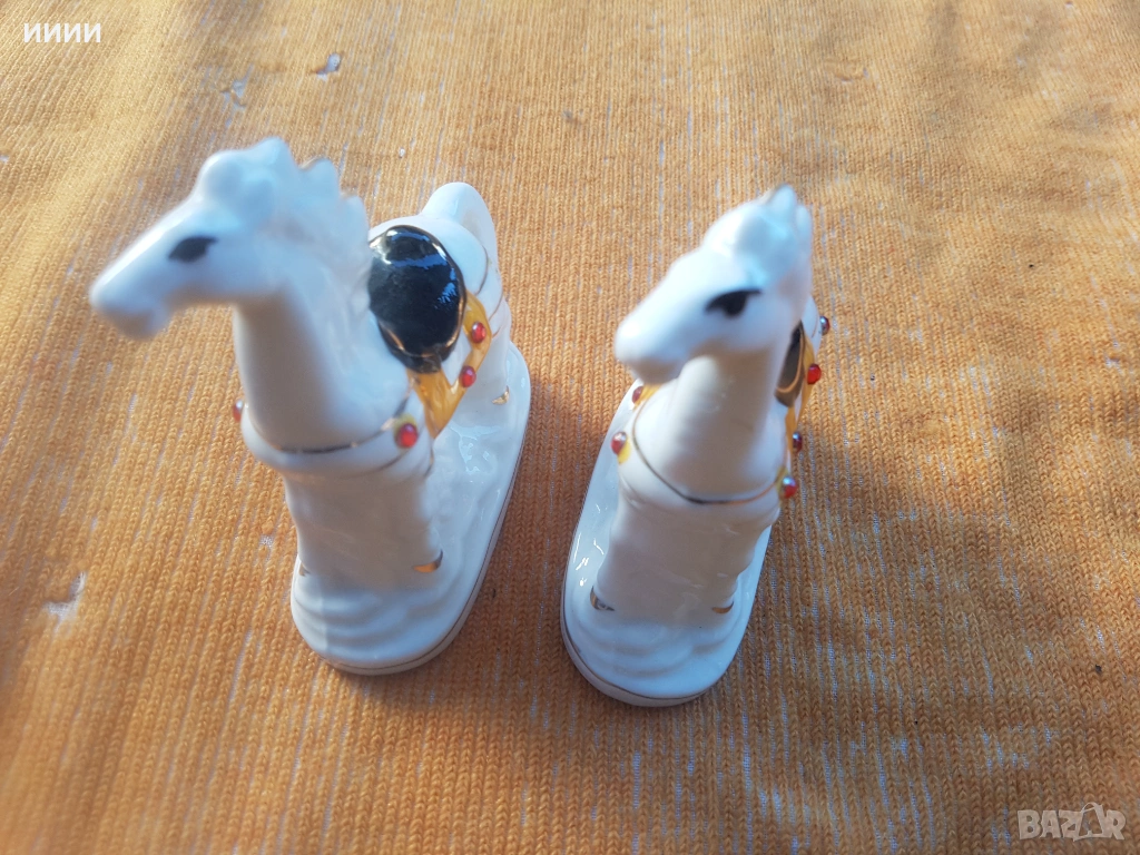 Порцеланова статуетка фигурка кон 2 бр, снимка 1
