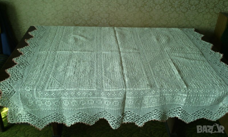 Ръчно плетена покривка за маса. 120/120см., снимка 1