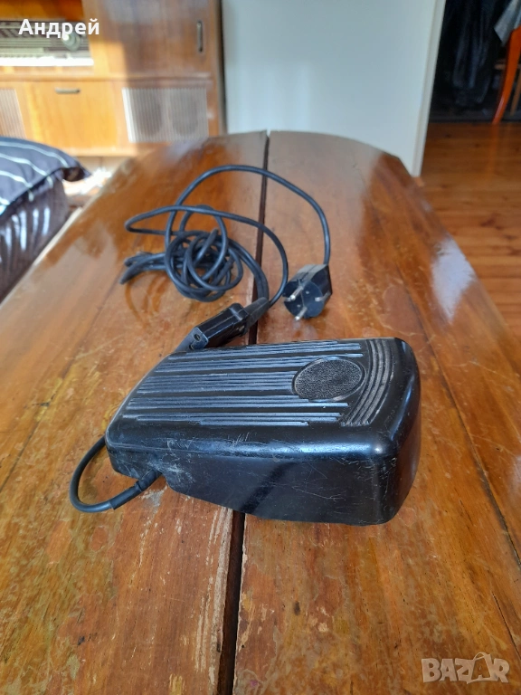 Стар педал за шевна машина #17, снимка 1