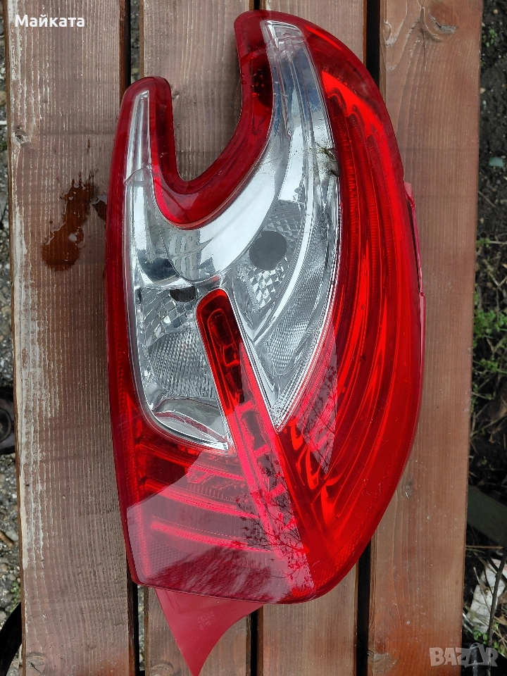 Заден ляв стоп за Пежо 208.2015 година., снимка 1