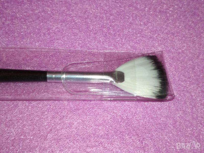 Четка за маникюр, снимка 1