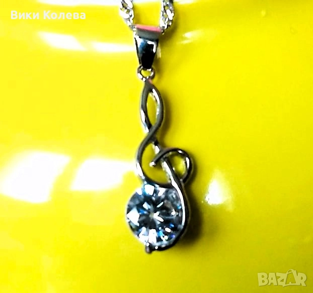 Колие с музикален ключ и кристал, снимка 1