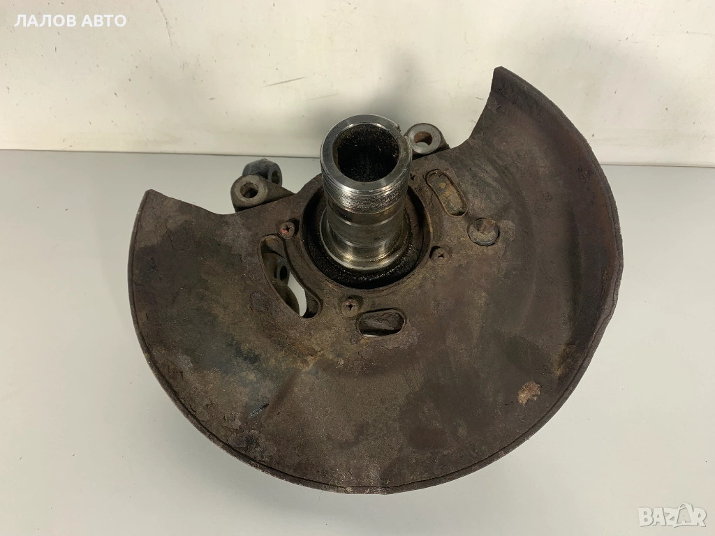 Преден десен шенкел цапфа Хюндай Теракан 2.9 163к.с. Preden desen shenkel capfa Hyundai Terracan 2.9, снимка 1