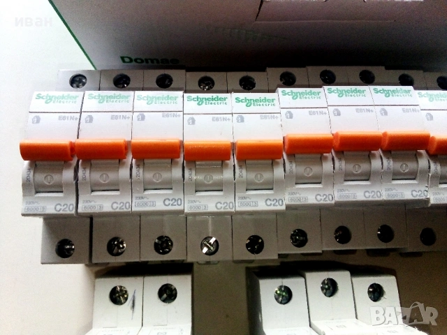 Автоматични монофазни предпазители Schneider Elecctric 30бр.нови., снимка 5 - Други машини и части - 53946356