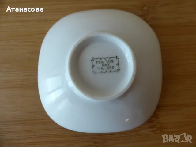 Френска порцеланова чинийка купичка с авторска рисунка, снимка 4 - Антикварни и старинни предмети - 48490896