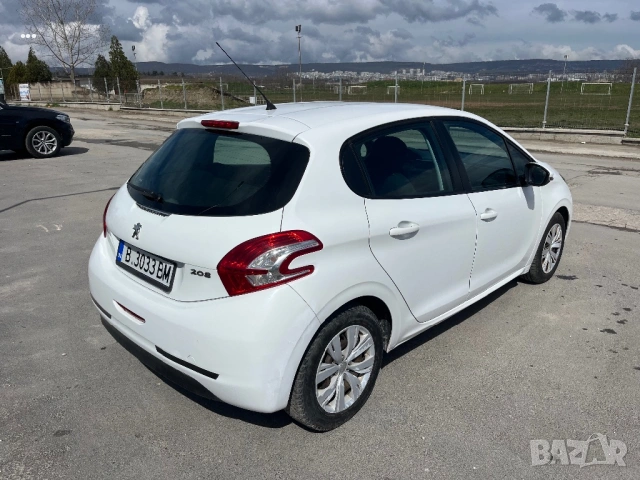 Peugeot 208  1.4 HDi  2013г., снимка 4 - Автомобили и джипове - 54009123
