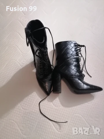 Красиви и модерни боти, снимка 2 - Дамски боти - 51333542
