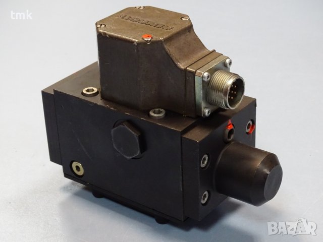 Серво клапан Rexroth 4WSE2ED10-51/60B9T315K31EV directional servo valve, снимка 6 - Резервни части за машини - 38005237