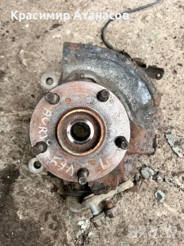 Шенкел главина предна ляв за Тойота Аурис. 1.6Vvti. 132кс. 2011г., снимка 2 - Части - 50419353