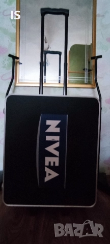 Куфар - преносима гримьорна NIVEA с телескопични крака и огледало , снимка 7 - Куфари - 51718141