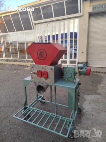 Продавам машина за чупене на лешници,кайсиеви ядки,бадем и др., снимка 7 - Други машини и части - 48965743