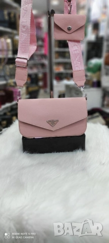 чанти и портмоне prada , снимка 2 - Чанти - 51459454