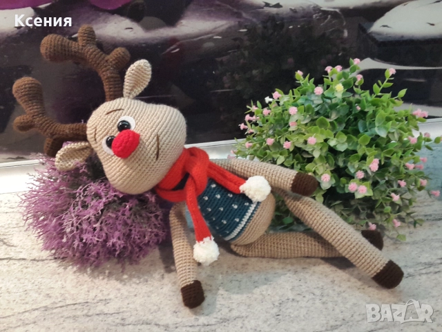 Подарък за Коледа. Елен /Ролли с шал/, Ръчно изработена, Плетена играчка, снимка 4 - Плюшени играчки - 52514645