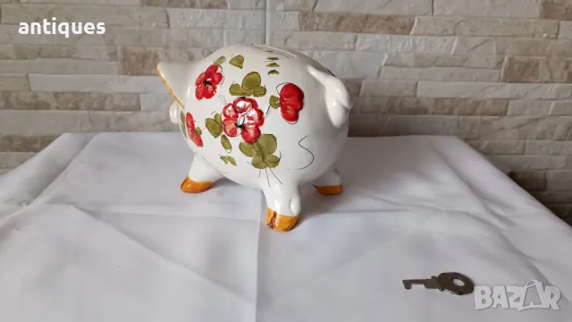 Порцеланова касичка с ключ - Прасе - Made in Italy, снимка 3 - Антикварни и старинни предмети - 50093277