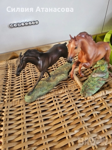 Порцеланови сувенири Коне , снимка 8 - Колекции - 52538384