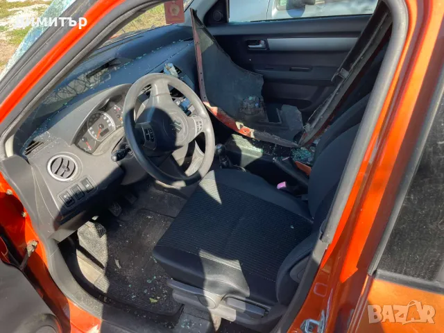 Suzuki Swift 1.3 I НА ЧАСТИ сузуки суифт 1.3 бензин key less, снимка 3 - Автомобили и джипове - 47454347