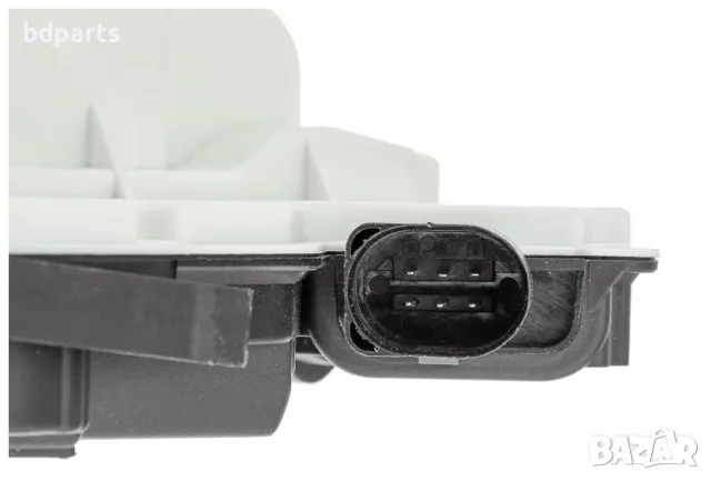 Брава за предна дясна врата, VW Tiguan 5N Face, Amarok, CC, 6 ПИН,, снимка 5 - Части - 56142154