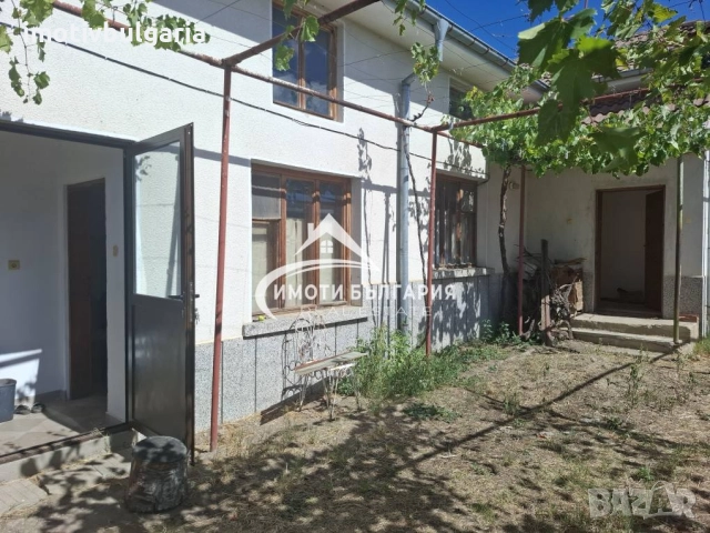 Къща на един етаж в с. Кърнаре, общ. Карлово